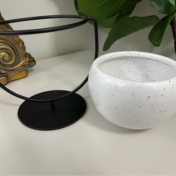 Plant Stand - Picture 2 of 3